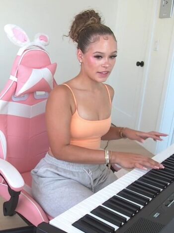 Full leaked Ynn  elmo love u page private onlyfans photo